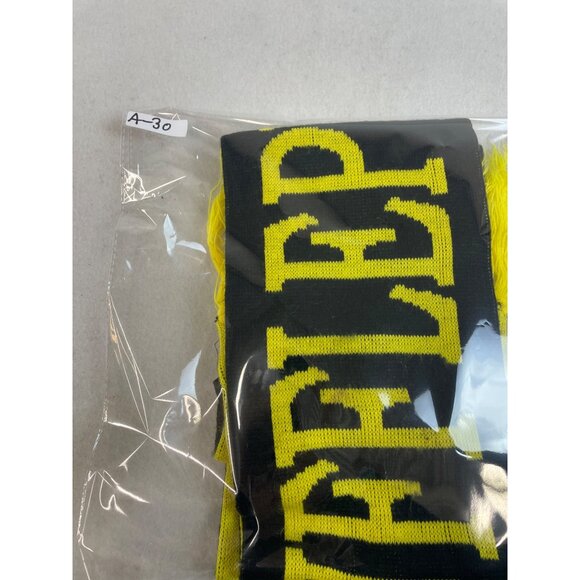 Universal Studios Harry Potter Hufflepuff Black and Yellow Reversable Scarf - Picture 4 of 5